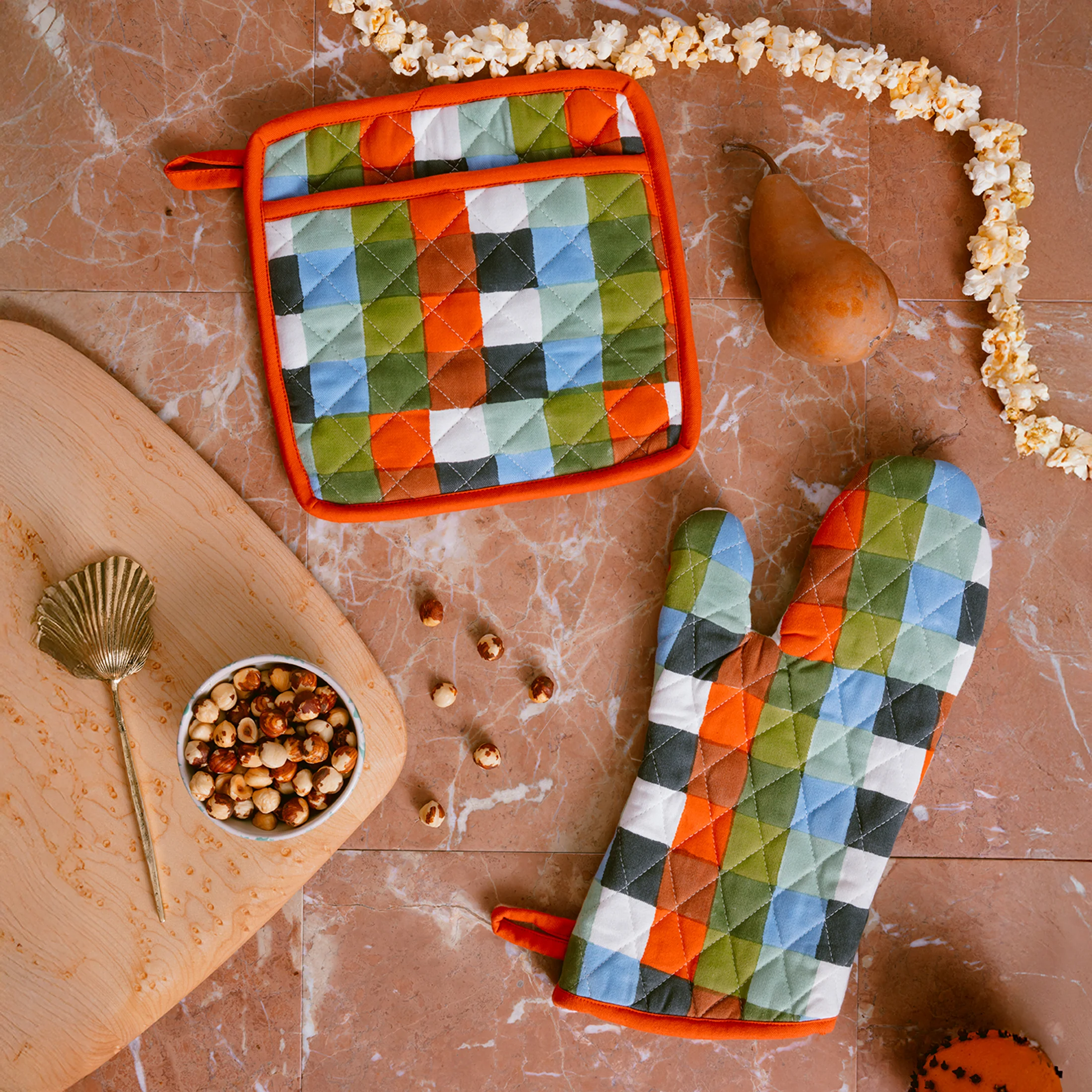 Split Bars Oven Mitt - Image 2
